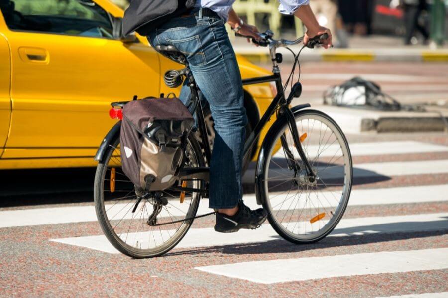 15 Cycle to Work Safety Tips - Bike Commuting to Work SAFELY