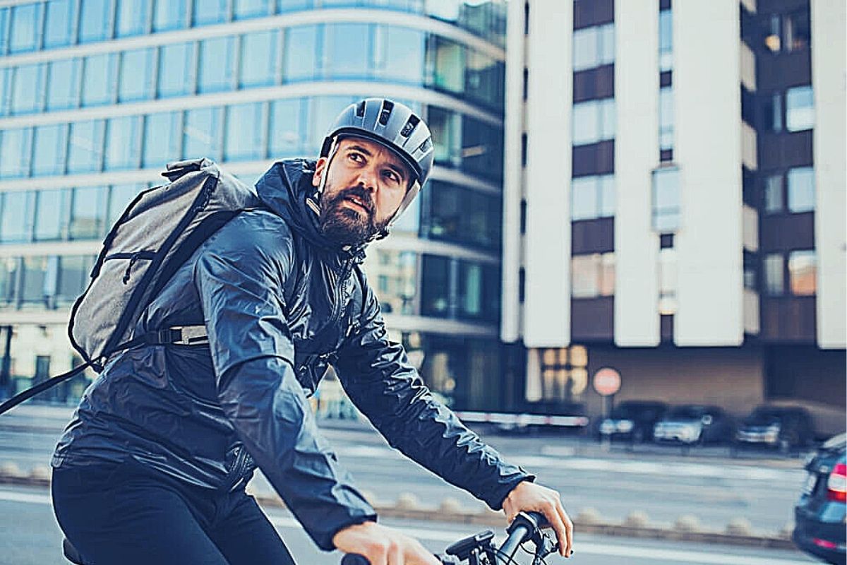 15 Best Bike Commuter Backpacks [2024 REVIEW]