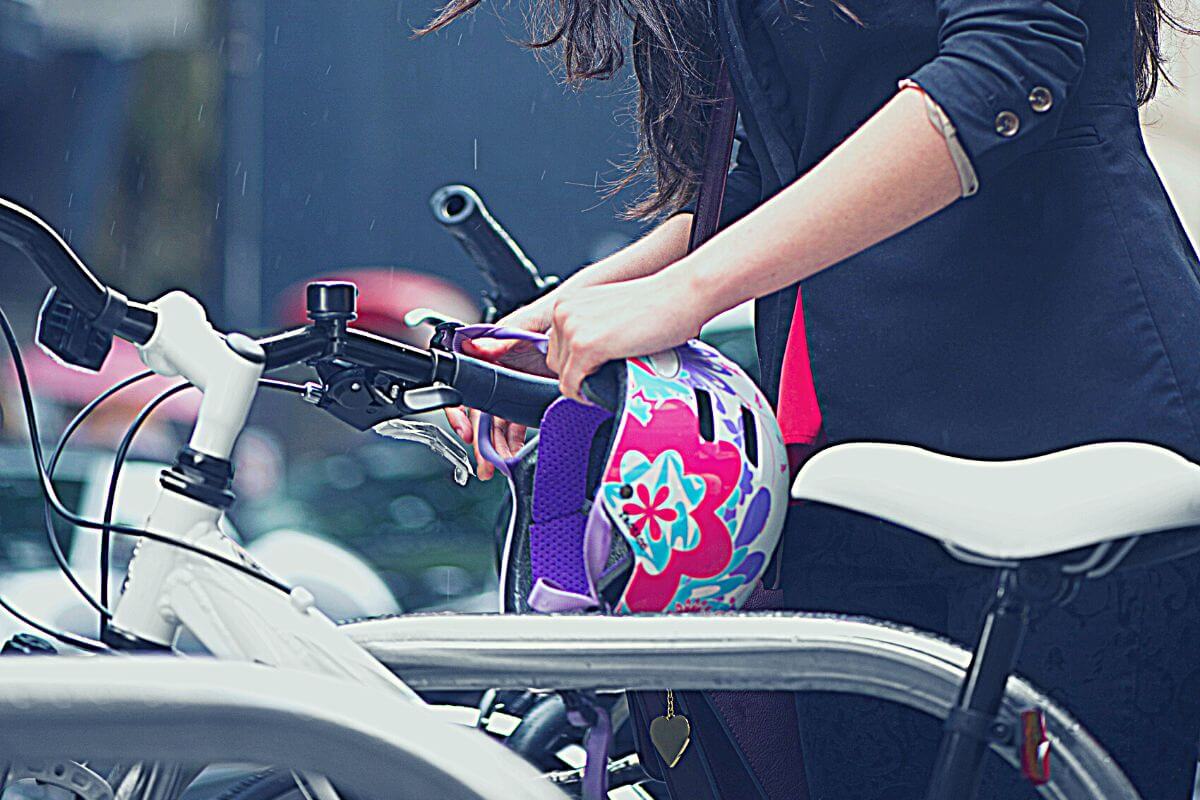 Lock Helmet to Bicycle Tips to Keep Your Helmet "Safe"